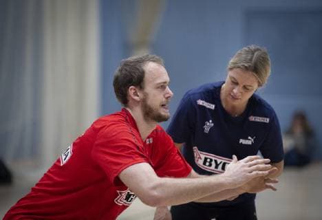 Handball WM, Training Nationalteam Dänemark Henrik Toft Hansen og Anja David Greve, fysioterapeut under traeningen i Broendby tirsdag den 8 januar 2019.. , Copenhagen Denmark Copyright: Scanpix LiselottexSabroex COP102 spdk20190108-124721-L