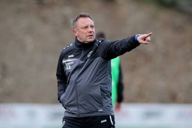 Marbella, Spanien, 08.01.2019, Trainingslager 2019 Hannover 96, Trainer Andre Breitenreiter (H96) gestikuliert, Gestik ( DeFodi541