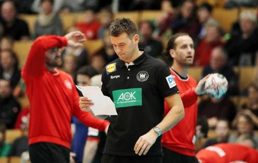 Trainer Christian Prokop, dahinter Torwart Andreas Wolff, Torwart Silvio Heinevetter öffentliches Training im Vorfeld der Weltmeisterschaft WM in Deutschland und Dänemark Handball DHB Nationalmannschaft Herren Saison 2018 2019 08.01.2019 GER BRDeutschland
