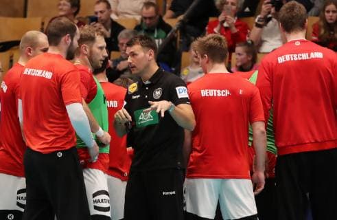 Trainer Christian Prokop zur Mannschaft redend öffentliches Training im Vorfeld der Weltmeisterschaft WM in Deutschland und Dänemark Handball DHB Nationalmannschaft Herren Saison 2018 2019 08.01.2019 GER BRDeutschland
