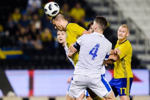 190108 Joona Toivio of Finland in a duel with Alexander Jeremejeff of Sweden during the International Friendly Länderspiel football match between Sweden and Finland on January 8, 2019 in Doha. Photo: Niklas Larsson BILDBYRN kod NL 44170 Copyright: NIKLASxLARSSON BB190108NL036