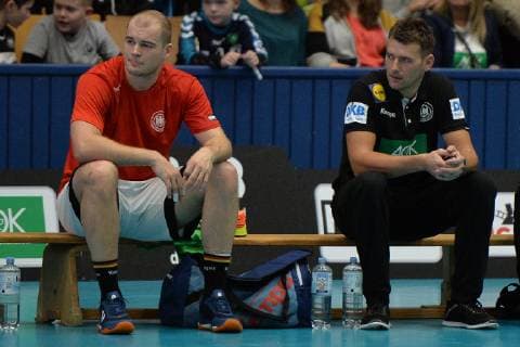 Handball, Herren, Saison 2018 19, Weltmeisterschaft 2019 in Deutschland und Dänemark, öffentliches Training der deutschen Nationalmannschaft, Paul Drux (Nr. 95, Deutschland) und Cheftrainer Christian Prokop (Deutschland) auf der Bank, 08.01.19, Copyright: xMatthiasxKochx