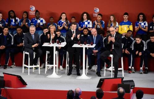 Emmanuel Macron ( president de la Republique ) a l inauguration de la Maison du Handball - Laurent Cathala ( maire de Creteil ) - Joel Delplanque ( president FFHB ) - Valerie Pecresse ( presidente de la region ile de france ) NEWS : Emmanuel Macron a l inauguration de la Maison du Handball - Creteil - 09 01 2019 FedericoPestellini Panoramic 