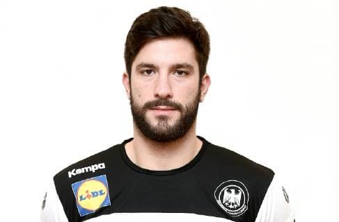 Tim Suton bei der DHB-Pressekonferenz zur Handball-Weltmeisterschaft 2019 am 03.01.2019 im Steigenberger Hotel Treudelberg in Hamburg. Portrait Portraet Querformat Kamerablick Studio Deutsche Maenner Handballnationalmannschaft Nationalmannschaft Deutscher Handballbund DHB-Team Herren: Tim Suton Hamburg Copyright: xPubx Eibner-Pressefotox EP_pub