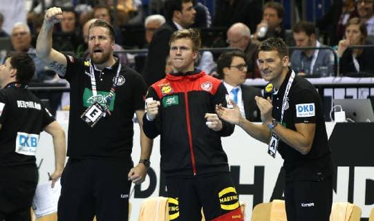 Jubel bei Teammanager Oliver Roggisch, Franz Semper (Deutschland) und Bundestrainer Christian Prokop (Deutschland) beim Eroeffnungsspiel Korea gegen Deutschland der Handball- WM 2019 der Maenner am 10.01.2019 in der Mercedes-Benz Arena in Berlin Handball - WM 2019 - Gruppe A - Korea vs Deutschland