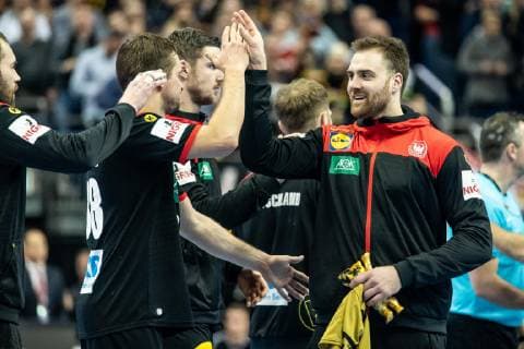 Deutschland vs Korea, Handball Weltmeisterschaft 2019, 10.01.2019 Torwart Andreas Wolff (GER 33) nach der Wahl zum Man of the match beim Spiel zwischen Deutschland und Korea bei der Handball Weltmeisterschaft in Berlin am 10.01.2019, , Berlin BER Germany Mercedes-Benz-Arena