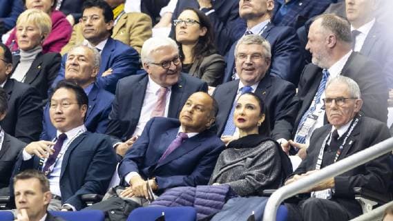 Hassan Moustafa (IHF Praesident), Frank-Walter Steinmeier (Bundespraesident), Thomas Bach (Praesident IOC) und Andreas Michelmann (DHB Praesident) auf der Tribuene. Korea vs. Deutschland, Vorrunde, Handball, IHF Handball Weltmeisterschaft, 10.01.19 Berlin Berlin Germany Mercedes-Benz-Arena Copyright: xAgentur54Gradx xFelixxKoenigx