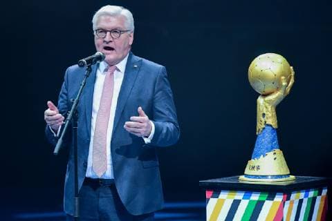 Deutschland , Berlin , Mercedes Benz Arena , IHF Handball Weltmeisterschaft der Maenner , Deutschland (GER ) - Korea ( KOR ) Eröffnungsrede Frank-Walter Steinmeier Bundespräsident