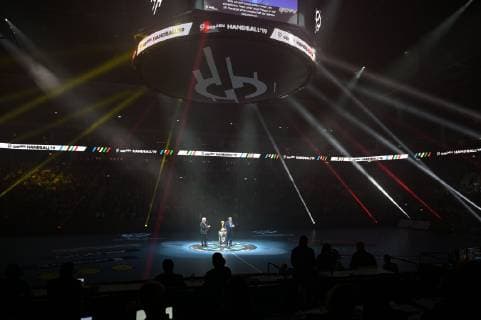 Handball-WM Korea - Deutschland am 10.01.2019 in der Mercedes-Benz Arena in Berlin Eröffnung der Weltmeisterschaft durch den Bundespräsidenten Frank-Walter Steinmeier, links und IHF Präsident Hassan Moustafa