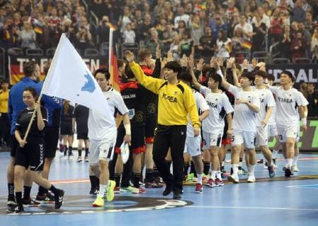 GER, Handball WM 2019, Deutschland vs. Korea 10.01.2019, Mercedes Benz Arena, Berlin, GER, Handball WM 2019, Deutschland vs. Korea, im Bild Koreanische Mannschaft