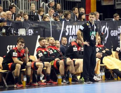 GER, Handball WM 2019, Deutschland vs. Korea 10.01.2019, Mercedes Benz Arena, Berlin, GER, Handball WM 2019, Deutschland vs. Korea, im Bild Cheftrainer (Head Coach) Christian Prokop (GER), Spielerbank