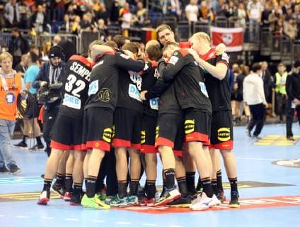 GER, Handball WM 2019, Deutschland vs. Korea 10.01.2019, Mercedes Benz Arena, Berlin, GER, Handball WM 2019, Deutschland vs. Korea, im Bild Deutscher-Spielerkreis