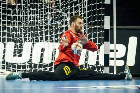 Deutschland vs Korea, Handball Weltmeisterschaft 2019, 10.01.2019 Torwart Andreas Wolff (GER 33) mit einer Parade beim Spiel zwischen Deutschland und Korea bei der Handball Weltmeisterschaft in Berlin am 10.01.2019, , Berlin BER Germany Mercedes-Benz-Arena