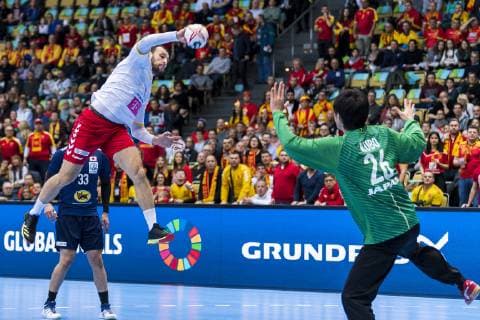 Muenchen, Deutschland 11. Januar 2019: WM 2019 Männer - Gruppe B - Japan vs. Mazedonien Dejan Manaskov (Mazedonien), Yuki Kubo (Japan) Muenchen Olympiahalle Bayern Deutschland