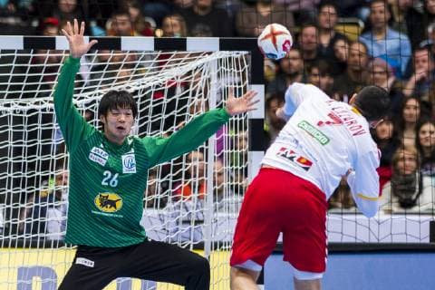 Muenchen, Deutschland 11. Januar 2019: WM 2019 Männer - Gruppe B - Japan vs. Mazedonien v.li. Yuki Kubo (Japan), Kiril Lazarov (Mazedonien) Muenchen Olympiahalle Bayern Deutschland