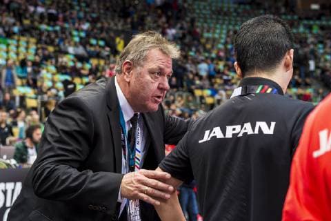 Muenchen, Deutschland 11. Januar 2019: WM 2019 Männer - Gruppe B - Japan vs. Mazedonien v.li. Thomas Otto von den Füchsen Berlin betreut das Team Japan Muenchen Olympiahalle Bayern Deutschland
