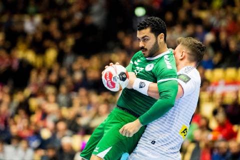 Handball WM, Saudi-Arabien - Österreich 190111 Mohammed Alabas of Saudi Arabia and Lukas Herburger of Austria during the 2019 IHF World Championship WM Weltmeisterschaft match between Saudi Arabia and Austria on January 11, 2019 in Herning. Photo: Jon Olav Nesvold BILDBYRN kod JE 160393 Copyright: JONxOLAVxNESVOLD BB190111JE063