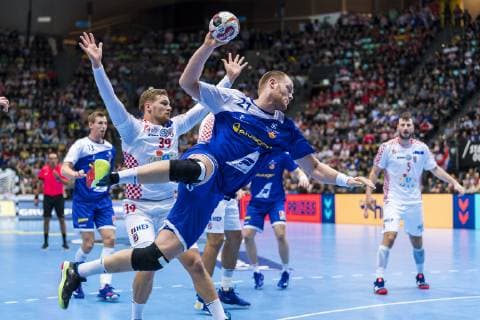 Muenchen, Deutschland 11. Januar 2019: WM 2019 Männer - Gruppe B - Island vs. Kroatien v.li. David Mandic (Kroatien), Arnar Arnarsson (Island) Muenchen Olympiahalle Bayern Deutschland