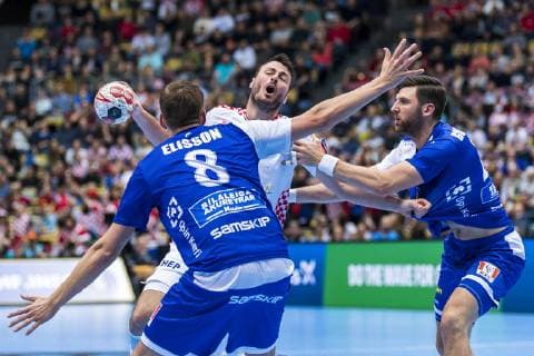 Muenchen, Deutschland 11. Januar 2019: WM 2019 Männer - Gruppe B - Island vs. Kroatien v.li. Bjarki Elisson (Island), Domagoj Duvnjak (Kroatien THW Kiel), Olafur Gustafsson (Island) Muenchen Olympiahalle Bayern Deutschland