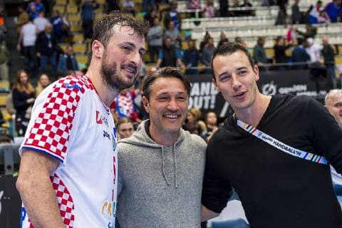 Muenchen, Deutschland 11. Januar 2019: WM 2019 Männer - Gruppe B - Island vs. Kroatien v.li. Domagoj Duvnjak (Kroatien THW Kiel), Niko Kovac (Bayern München), Dominik Klein Muenchen Olympiahalle Bayern Deutschland