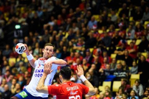 Handball WM, Tunesien - Norwegen 190111 Sander Sagosen of Norway and Mohamed Soussi of Tunisia during the 2019 IHF World Championship WM Weltmeisterschaft match between Tunisia and Norway on January 11, 2019 in Herning. Photo: Jon Olav Nesvold BILDBYRN kod JE 160394 Copyright: JONxOLAVxNESVOLD BB190111JE108