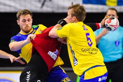 Handball WM, Ägypten - Schweden 190111 Albin Lagergren and Max Darj of Sweden in a duel with Eslam Eissa of Egypt during the IHF World Handball Championship match between Egypt and Sweden on January 11, 2019 in Copenhagen. Photo: Ludvig Thunman BILDBYRN kod LT 35574 Copyright: LUDVIGxTHUNMAN BB190111LT049