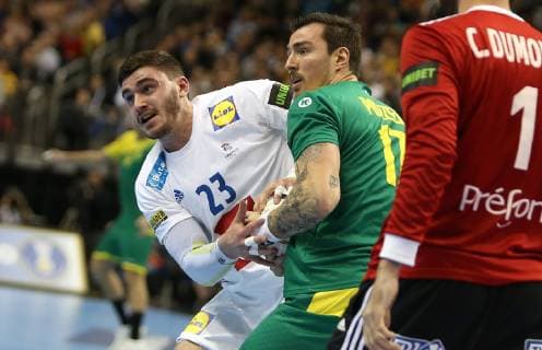 Handball WM, Brasilien - Frankreich FABREGAS Ludovic (Frankreich) gegen POZZER Alexandro (Brasilien) beim Spiel Brasilien gegen Frankreich der Handball- WM 2019 der Maenner am 11.01.2019 in der Mercedes-Benz Arena in Berlin Handball - WM 2019 - Gruppe A - Brasilien - Frankreich