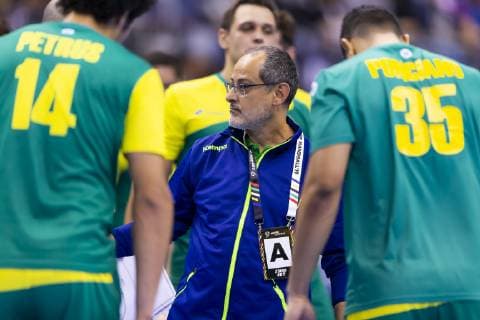 Handball WM, Brasilien - Frankreich Trainer Silver Washington beim Team Time Out. Brasilien vs. Frankreich, Vorrunde, Handball, IHF Handball Weltmeisterschaft, 11.01.19 Berlin Berlin Germany Mercedes-Benz-Arena Copyright: xAgentur54Gradx xFelixxKoenigx