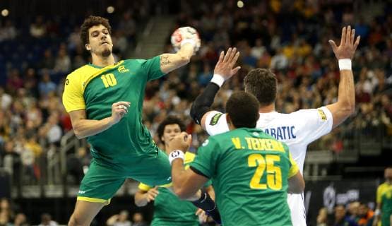 Handball WM, Brasilien - Frankreich TOLEDO Jose (Brasilien) springt zum Wurf beim Spiel Brasilien gegen Frankreich der Handball- WM 2019 der Maenner am 11.01.2019 in der Mercedes-Benz Arena in Berlin Handball - WM 2019 - Gruppe A - Brasilien - Frankreich