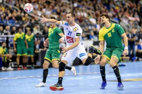 Handball WM, Brasilien - Frankreich Deutschland vs Korea, Handball Weltmeisterschaft 2019, 10.01.2019 Michael Guigou (FRA 21) mit einem Torwurf gegen Jose Toledo (BRA 10) beim Spiel zwischen Brasilien und Frankreich bei der Handball Weltmeisterschaft in Berlin am 11.01.2019, , Berlin BER Germany Mercedes-Benz-Arena