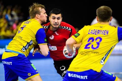 Handball WM, Ägypten - Schweden 190111 Yehia Elderaa of Egypt in a duel with Max Darj and Albin Lagergren of Sweden during the IHF World Handball Championship match between Egypt and Sweden on January 11, 2019 in Copenhagen. Photo: Ludvig Thunman BILDBYRN kod LT 35574 Copyright: LUDVIGxTHUNMAN BB190111LT066