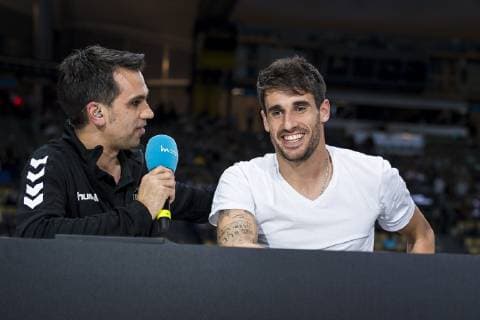 Handball WM, Bahrain - Spanien Muenchen, Deutschland 11. Januar 2019: WM 2019 Männer - Gruppe B - Bahrain vs. Spanien Javi Martinez (FC Bayern München) beim Handball im Interview Muenchen Olympiahalle Bayern Deutschland