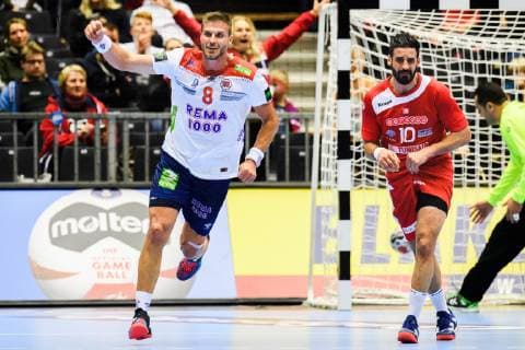 Handball WM, Tunesien - Norwegen 190111 Bjarte Myrhol of Norway celebrates while Kamel Alouini of Tunisia looks dejected during the 2019 IHF World Championship WM Weltmeisterschaft match between Tunisia and Norway on January 11, 2019 in Herning. Photo: Jon Olav Nesvold BILDBYRN kod JE 160394 Copyright: JONxOLAVxNESVOLD BB190111JE148