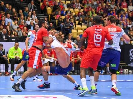 Handball WM, Tunesien - Norwegen HANDBALL - IHF WC, TUN vs NOR HERNING,DENMARK,11.JAN.19 - HANDBALL - IHF Men s World Championships, international match Länderspiel Tunisia vs Norway. Image shows Mohamed Soussi (TUN), Bjarte Myrhol (NOR), Mosbah Sanai (TUN) and Sander Sagosen (NOR). GEPAxpictures xOliverxLerch