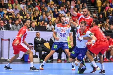 Handball WM, Tunesien - Norwegen HANDBALL - IHF WC, TUN vs NOR HERNING,DENMARK,11.JAN.19 - HANDBALL - IHF Men s World Championships, international match Länderspiel Tunisia vs Norway. Image shows Oussama Boughanmi (TUN), Eivind Tangen (NOR), Mohamed Soussi (TUN), Christian O Sullivan (NOR) and Oussama Hosni (TUN). GEPAxpictures xOliverxLerch