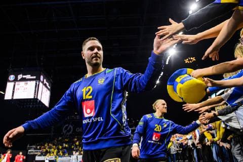 Sport Bilder des Tages Handball WM, Ägypten - Schweden 190111 Goalkeeper Andreas Palicka of Sweden thanks supporters after the IHF World Handball Championship match between Egypt and Sweden on January 11, 2019 in Copenhagen. Photo: Ludvig Thunman BILDBYRN kod LT 35574 Copyright: LUDVIGxTHUNMAN BB190111LT080