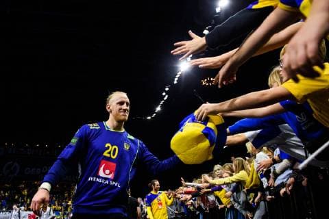 Handball WM, Ägypten - Schweden 190111 Goalkeeper Mikael Appelgren of Sweden celebrates with supporters after the IHF World Handball Championship match between Egypt and Sweden on January 11, 2019 in Copenhagen. Photo: Ludvig Thunman BILDBYRN kod LT 35574 Copyright: LUDVIGxTHUNMAN BB190111LT085