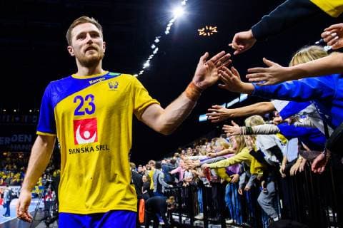 Handball WM, Ägypten - Schweden 190111 Albin Lagergren of Sweden celebrates with supporters after the IHF World Handball Championship match between Egypt and Sweden on January 11, 2019 in Copenhagen. Photo: Ludvig Thunman BILDBYRN kod LT 35574 Copyright: LUDVIGxTHUNMAN BB190111LT088