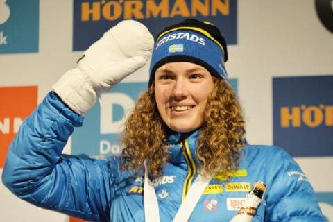 Siegerehrungen nach den Biathlon-Weltcup-Sprint-Rennen der Frauen (10.01.2019) und den -Sprint-Rennen der Männer (11.01.2019). Die Sprint-Dritte Hanna Oeberg Öberg bei der Siegerehrung. Oberhof Thüringen Deutschland