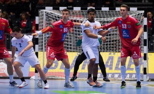 Handball WM, Österreich - Chile Handball-WM Österreich - Chile am 12.01.2019 in der Jyske Bank Boxen in Herning v.l.n.r.: Sebastian Ceballos ( Chile ) - Lukas HERBURGER ( Österreich ) --Esteban Salinas ( Chile ) - Mykola BILYK ( Österreich )