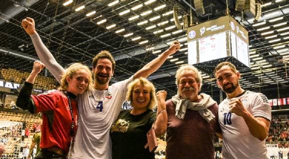 Handball WM, Österreich - Chile Handball-WM Österreich - Chile am 12.01.2019 in der Jyske Bank Boxen in Herning Erwin Feuchtmann ( Chile ), links und Emil Feuchtmann ( Chile ), rechts mit Familie