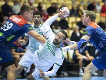 Handball WM, Norwegen - Saudi-Arabien Abbas Alsaffar of Saudi Arabia is stopped by Espen Lie Hansen of Norway during the men s IHF Handball World Championship WM Weltmeisterschaft Group C match between Norway and Saudi Arabia in Herning, Denmark, Saturday, Jan. 12, 2019. , Herning Jylland Denmark Copyright: HenningxBagger HenningxBaggerx COP110 spdk20190112-181020-L