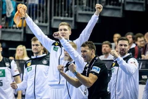 Handball WM, Deutschland - Brasilien Deutschland vs Brasilien, Handball Weltmeisterschaft 2019, 12.01.2019 Trainer Christian Prokop (GER) und Finn Lemke (GER 6) beim Spiel zwischen Deutschland und Brasilien bei der Handball Weltmeisterschaft in Berlin am 12.01.2019, , Berlin BER Germany Mercedes-Benz-Arena