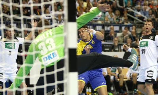 Andreas Wolff (Deutschland) haelt Ball von Jose Toledo (Brasilien) beim Spiel Deutschland gegen Brasilien der Handball- WM 2019 der Maenner am 12.01.2019 in der Mercedes-Benz Arena in Berlin Handball - WM 2019 - Gruppe A - Deutschland - Brasilien