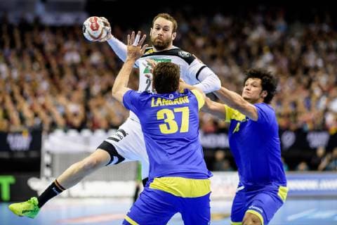 Handball WM, Deutschland - Brasilien Deutschland vs Brasilien, Handball Weltmeisterschaft 2019, 12.01.2019 Steffen Faeth (GER 23) gegen Haniel Langaro (BRA 37) und Thiagus Petrus Santos (BRA 14) beim Spiel zwischen Deutschland und Brasilien bei der Handball Weltmeisterschaft in Berlin am 12.01.2019, , Berlin BER Germany Mercedes-Benz-Arena
