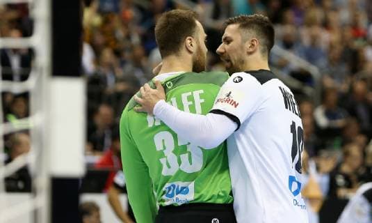 Handball WM, Deutschland - Brasilien Andreas Wolff (Deutschland) wird von Fabian Wiede (Deutschland) umarmt beim Spiel Deutschland gegen Brasilien der Handball- WM 2019 der Maenner am 12.01.2019 in der Mercedes-Benz Arena in Berlin Handball - WM 2019 - Gruppe A - Deutschland - Brasilien