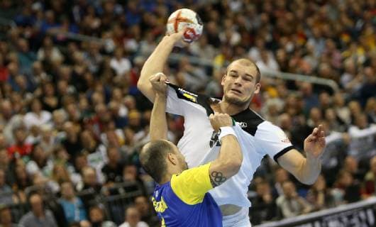 Paul Drux (Deutschland) beim Spiel Deutschland gegen Brasilien der Handball- WM 2019 der Maenner am 12.01.2019 in der Mercedes-Benz Arena in Berlin Handball - WM 2019 - Gruppe A - Deutschland - Brasilien