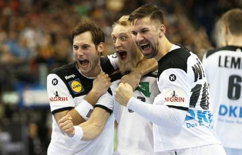 Jubel nach Sieg bei Uwe Gensheimer (Deutschland), Matthias Musche (Deutschland), Fabian Wiede (Deutschland), beim Spiel Deutschland gegen Brasilien der Handball- WM 2019 der Maenner am 12.01.2019 in der Mercedes-Benz Arena in Berlin Handball - WM 2019 - Gruppe A - Deutschland - Brasilien