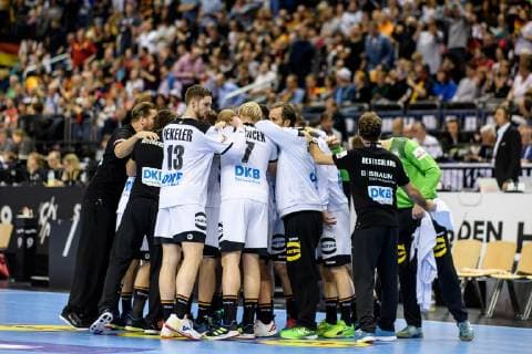Deutschland vs Brasilien, Handball Weltmeisterschaft 2019, 12.01.2019 Mannschaftskreis der deutschen Nationalmannschaft beim Spiel zwischen Deutschland und Brasilien bei der Handball Weltmeisterschaft in Berlin am 12.01.2019, , Berlin BER Germany Mercedes-Benz-Arena