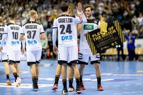 Deutschland vs Brasilien, Handball Weltmeisterschaft 2019, 12.01.2019 Uwe Gensheimer (GER 3) und Patrick Groetzki (GER 24) nach der Wahl des Players of the match beim Spiel zwischen Deutschland und Brasilien bei der Handball Weltmeisterschaft in Berlin am 12.01.2019, , Berlin BER Germany Mercedes-Benz-Arena